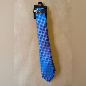 Vibrant Blue and Purple Geometric Tie